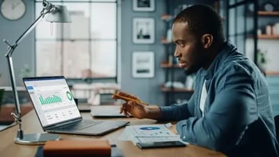 We should avoid blue light emitted from screens – phones, tablets and laptops, at least one hour before hitting the bed. (Unsplash) We should avoid blue light emitted from screens – phones, tablets and laptops, at least one hour before hitting the bed. (Unsplash)