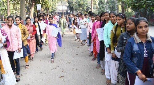 Students standing in queue to appear in the Bihar Board class 10th examination at DAV High School Danapur in Patna
Photo by Santosh Kumar Students standing in queue to appear in the Bihar Board class 10th examination at DAV High School Danapur in Patna
Photo by Santosh Kumar