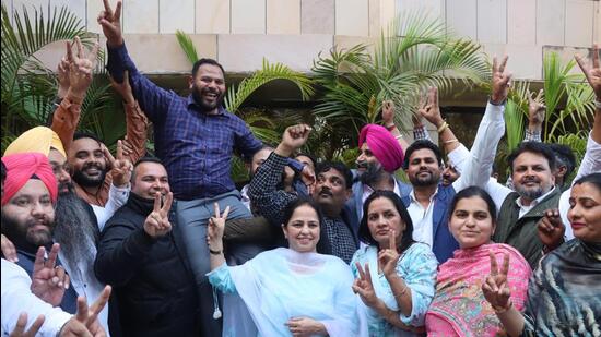 AAP’s Kuldeep Kumar celebrating his win in the Chandigaeh mayoral polls. (Keshav Singh/HT)