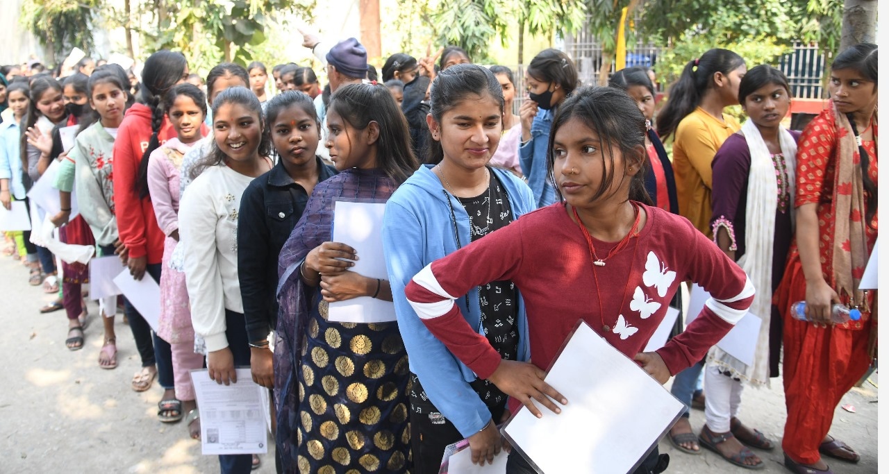 BSEB 10th Exam 2024: Standing in queue  (Santosh Kumar )