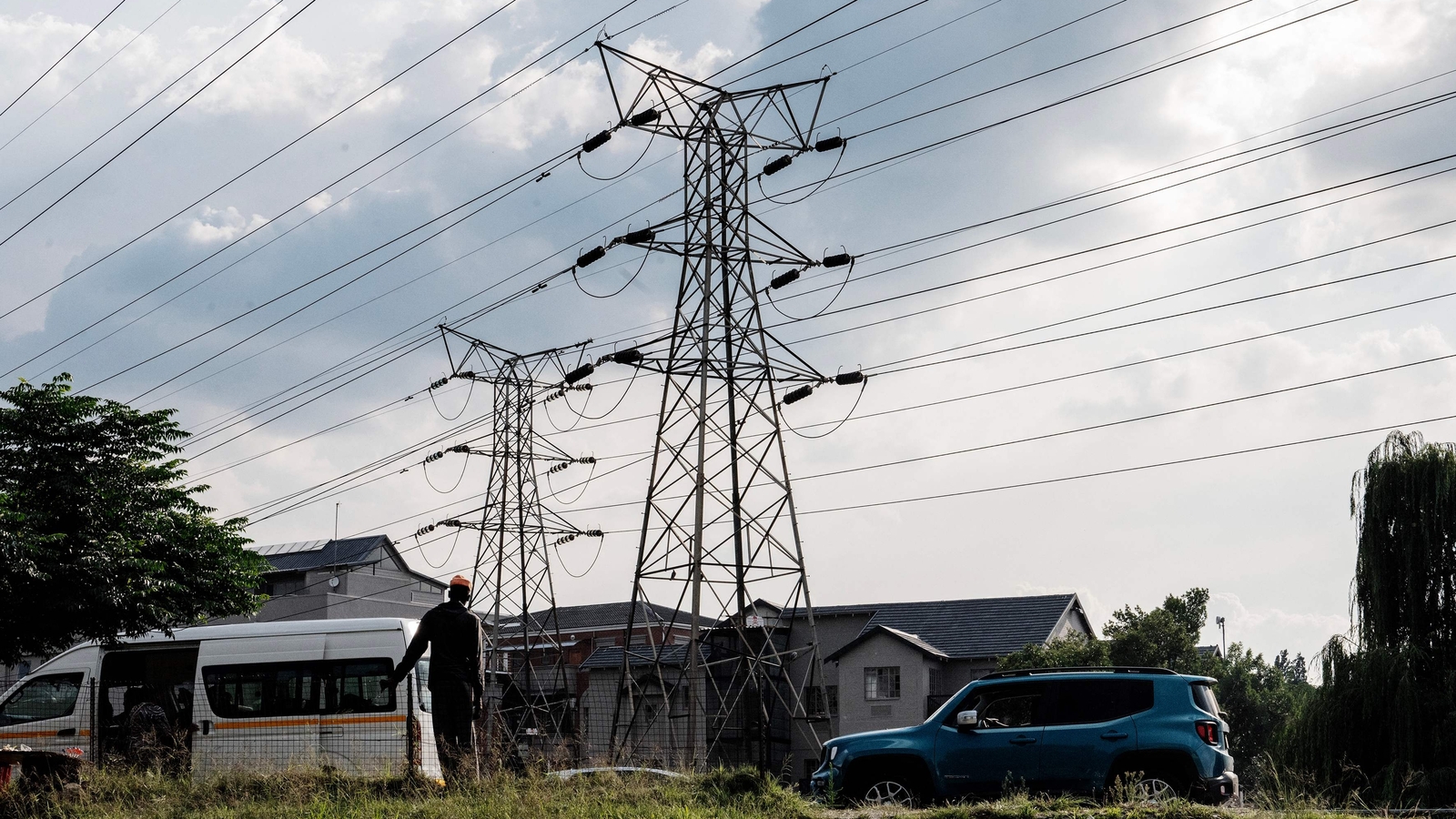 US homes under threat due to unpredictable power surges and quality issues - Vimarsana News