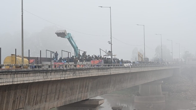 Farmers' protest: Both the sides have brought their own bulldozers.