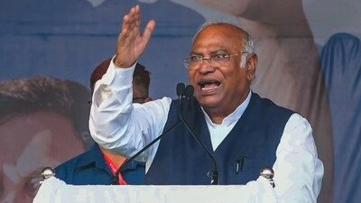 Congress chief Mallikarjun Kharge (PTI) Congress chief Mallikarjun Kharge (PTI)