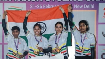 India's women's junior sprint team members -- Sabina Kumari, Sarita Kumari, Zaina, Niya Sebastian (left to right) -- which won gold. (CFI) India's women's junior sprint team members -- Sabina Kumari, Sarita Kumari, Zaina, Niya Sebastian (left to right) -- which won gold. (CFI)