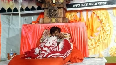 Marataha Activist Manoj Jarange-Patil during his hunger strike in Antarwali-Saraati village demanding the implementation of the gazette notification on “sage-soyare. ( HT Photo) Marataha Activist Manoj Jarange-Patil during his hunger strike in Antarwali-Saraati village demanding the implementation of the gazette notification on “sage-soyare. ( HT Photo)