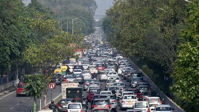 Long snarls were seen at the Noida-Chilla (Delhi) border on Wednesday morning owing to heightened security measures and stricter checking of vehicles by the Delhi Police. (Sunil Ghosh/HT Photo) Long snarls were seen at the Noida-Chilla (Delhi) border on Wednesday morning owing to heightened security measures and stricter checking of vehicles by the Delhi Police. (Sunil Ghosh/HT Photo)