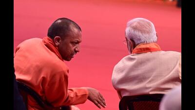 Prime Minister Narendra Modi came up with a ‘from red tape to red carpet’ coinage at GBC 4.0 to depict the changing UP landscape under chief minister Yogi Adityanath, whose government has wasted little time in linking the groundbreaking exercise as one that would lead to creation of 34 crore jobs (HT Photo) Prime Minister Narendra Modi came up with a ‘from red tape to red carpet’ coinage at GBC 4.0 to depict the changing UP landscape under chief minister Yogi Adityanath, whose government has wasted little time in linking the groundbreaking exercise as one that would lead to creation of 34 crore jobs (HT Photo)