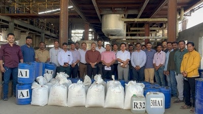 Teams of crime branch officials raided ‘Earth Chem Laboratories’ a pharmaceutical manufacturing unit in MIDC, and seized over 550 kg of MD drugs worth ₹1100 crore. (HT PHOTO) Teams of crime branch officials raided ‘Earth Chem Laboratories’ a pharmaceutical manufacturing unit in MIDC, and seized over 550 kg of MD drugs worth ₹1100 crore. (HT PHOTO)