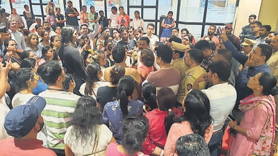 Thane, India - February ,21, 2024: The parents of the school in Thane have alleged that the students were molested while they were taken on a picnic yesterday, so the parents have gathered at the school to demand an answer from the school. ,in Thane, in Mumbai, India, on, Wednesday, February,21, 2024. ( Praful Gangurde / HT Photo ) Thane, India - February ,21, 2024: The parents of the school in Thane have alleged that the students were molested while they were taken on a picnic yesterday, so the parents have gathered at the school to demand an answer from the school. ,in Thane, in Mumbai, India, on, Wednesday, February,21, 2024. ( Praful Gangurde / HT Photo )