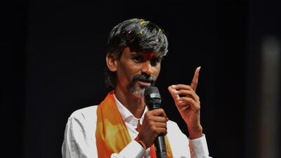 Thane, India - November,21, 2023: Community of Maratha leader Manoj Jarange Patil is seen interacting with maratha community in a meeting at Gadkari Hall in Thane to demand Maratha reservation ,in Thane, in Mumbai, India, on, Tuesday, November ,21, 2023. ( Praful Gangurde / HT Photo )