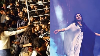 Students pushed barricades at DTU fest, during Bollywood singer Shreya Ghoshal's performance. (Photo: Manoj Verma/HT)