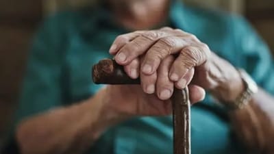 Self-monitoring enhances physical activity of elderly who require care: Study (Unsplash) Self-monitoring enhances physical activity of elderly who require care: Study (Unsplash)