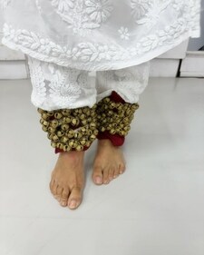 Nimrat Kaur is learning Kathak. (Instagram/@nimratofficial) Nimrat Kaur is learning Kathak. (Instagram/@nimratofficial)