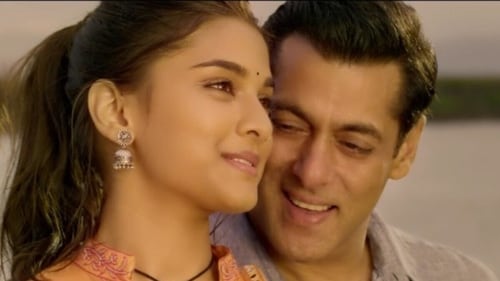 Saiee Manjrekar shared screen space with Salman Khan in her Bollywood debut Dabangg 3 (2019). Saiee Manjrekar shared screen space with Salman Khan in her Bollywood debut Dabangg 3 (2019).