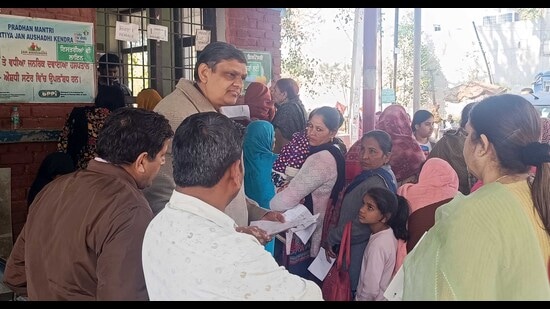 Dr Anil Kumar, director PHSC, during his visit to civil hospital in Ludhiana February 21, 2024. (HT Photo)
