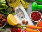 Fast-mimicking diet works by tricking the body into thinking it is fasting, but technically, it is not. Fast-mimicking diet works by tricking the body into thinking it is fasting, but technically, it is not.