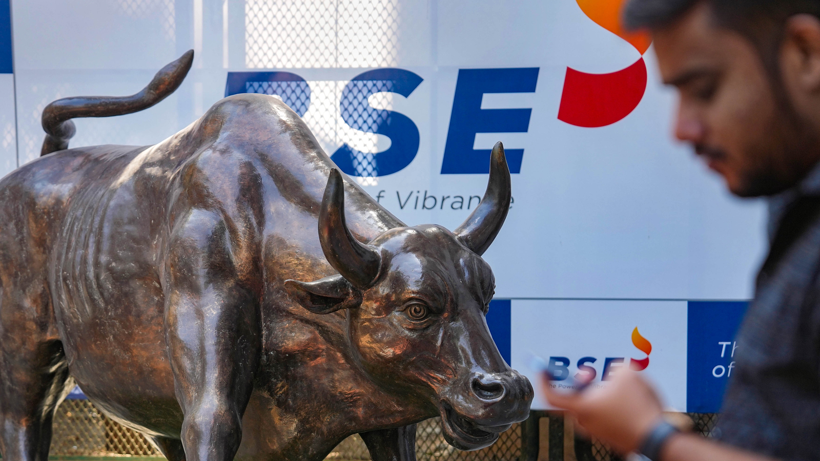 India's stock market could rise 9% in 2024, new highs in June, predicts new poll - Vimarsana News