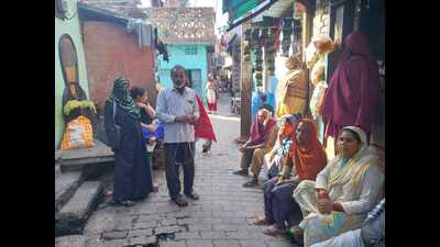 Almost 1400 residents of Akbar Nagar in Lucknow have moved the high court challenging the LDA’s demolition order. (HT photo) Almost 1400 residents of Akbar Nagar in Lucknow have moved the high court challenging the LDA’s demolition order. (HT photo)