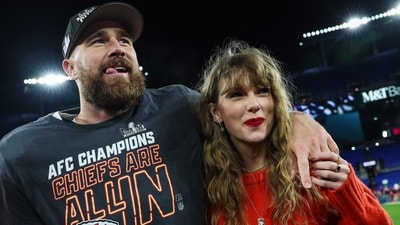BALTIMORE, MARYLAND - JANUARY 28: Travis Kelce #87 of the Kansas City Chiefs (L) celebrates with Taylor Swift after defeating the Baltimore Ravens in the AFC Championship Game at M&T Bank Stadium on January 28, 2024 in Baltimore, Maryland. Patrick Smith/Getty Images/AFP (Photo by Patrick Smith / GETTY IMAGES NORTH AMERICA / Getty Images via AFP) (Getty Images via AFP) BALTIMORE, MARYLAND - JANUARY 28: Travis Kelce #87 of the Kansas City Chiefs (L) celebrates with Taylor Swift after defeating the Baltimore Ravens in the AFC Championship Game at M&T Bank Stadium on January 28, 2024 in Baltimore, Maryland. Patrick Smith/Getty Images/AFP (Photo by Patrick Smith / GETTY IMAGES NORTH AMERICA / Getty Images via AFP) (Getty Images via AFP)