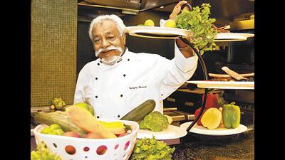 Mohammed Imtiaz Qureshi started out as a royal chef in Lucknow and standardised north Indian cooking techniques. (HT ARCHIVE, Gautam Anand) Mohammed Imtiaz Qureshi started out as a royal chef in Lucknow and standardised north Indian cooking techniques. (HT ARCHIVE, Gautam Anand)