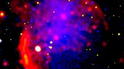 The new uGMRT observations led to the discovery of new extended radio emission below GHz frequences for the first time, which allows the study of turbulence and shocks in the plasma. (HT PHOTO) The new uGMRT observations led to the discovery of new extended radio emission below GHz frequences for the first time, which allows the study of turbulence and shocks in the plasma. (HT PHOTO)