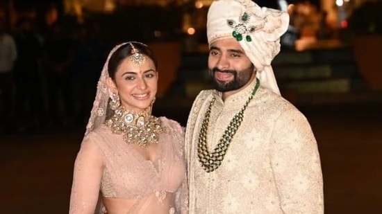 At the end of the night, Rakul and Jackky made their first appearance together as a married couple.&nbsp;