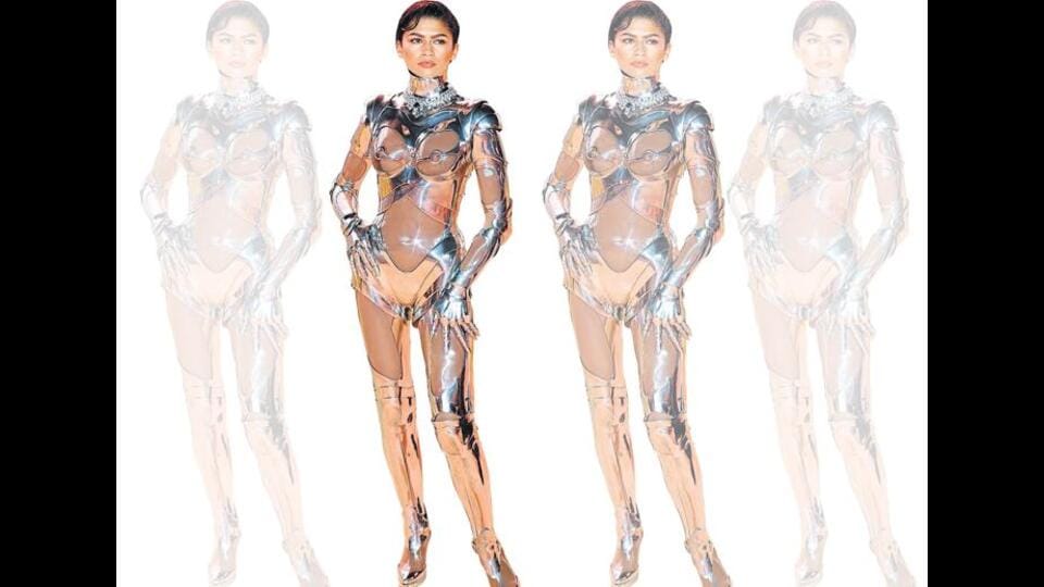 Zendaya rocked archival Thierry Mugler (from the 1995-1996 Fall/Winter collection) for the Dune 2 premiere.