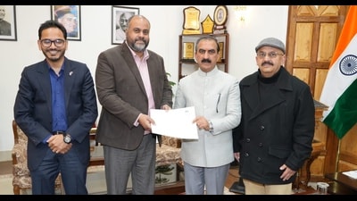 A delegation led by deputy head of mission of the British High Commission Amandeep Grewal met chief minister Sukhvinder Singh Sukhu. (HT Photo)