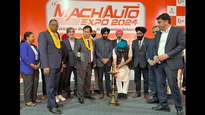 DPS Kharbanda CEO-cum-Admin Secretary (Invest Punjab), and Director of Industries and Commerce along with others inaugurating 13th MACHAUTO Expo in Ludhiana on Friday. (HT Photo) DPS Kharbanda CEO-cum-Admin Secretary (Invest Punjab), and Director of Industries and Commerce along with others inaugurating 13th MACHAUTO Expo in Ludhiana on Friday. (HT Photo)