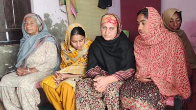 Family members of farm protester Shubh Karan Singh, who died in Haryana Police action at Khanauri border on Wednesday, mourning at Balloh village in Bathinda district. (Sanjeev Kumar/HT) Family members of farm protester Shubh Karan Singh, who died in Haryana Police action at Khanauri border on Wednesday, mourning at Balloh village in Bathinda district. (Sanjeev Kumar/HT)