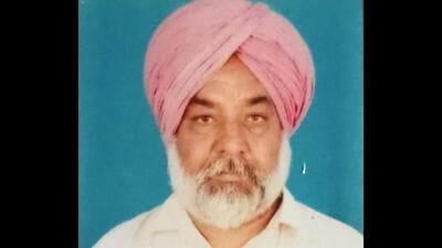 Farmer Darshan Singh, 62, from Amargarh village in Bathinda district, who died of a heart attack on Friday, had been camping at Khanauri border since February 13. (HT photo) Farmer Darshan Singh, 62, from Amargarh village in Bathinda district, who died of a heart attack on Friday, had been camping at Khanauri border since February 13. (HT photo)