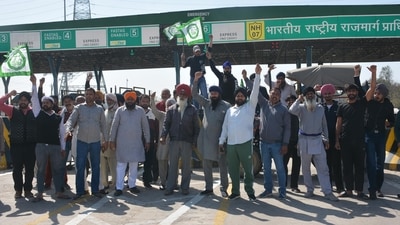 The farmer leader criticized the Central Government for using paramilitary forces against the protestors, resulting in injuries to hundreds. (HT Photo/Sant Arora) The farmer leader criticized the Central Government for using paramilitary forces against the protestors, resulting in injuries to hundreds. (HT Photo/Sant Arora)