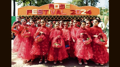 Students dressed as red roses during the Inauguration ceremony of 52nd Rose Festival in Chandigarh on Friday. (Ravi Kumar/HT) Students dressed as red roses during the Inauguration ceremony of 52nd Rose Festival in Chandigarh on Friday. (Ravi Kumar/HT)