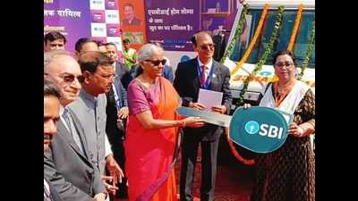Union finance minister Nirmala Sitharaman launching a new SBI branch at Maharajganj in U.P. on Feb 23. (HT photo)
