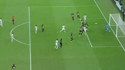 Karim Benzema scored an own goal. Karim Benzema scored an own goal.