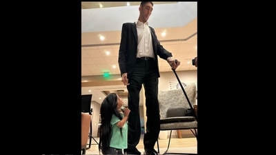 World’s shortest woman, Jyoti Amge shared this picture with the world's tallest man, Sultan Kosen on Instagram. (Instagram/@jyoti_amge)