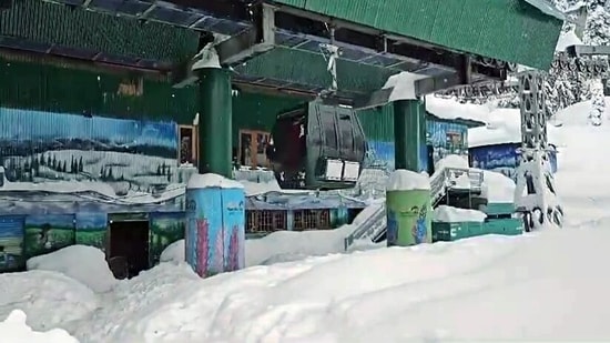 Indian Army in a statement said that the incident, which occurred on the slopes of Apharwat in the general area of Kongadari, Gulmarg, at approximately 1 PM involved a group of foreigners from Russia.&nbsp;(ANI)