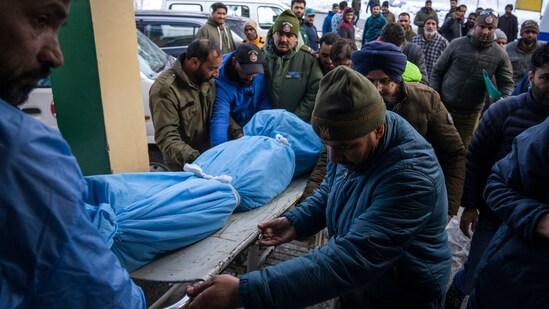 The JK DMA also issued a medium-danger level avalanche warning for the Doda, Kishtwar, Poonch, Ramban, Bandipore, and Baramulla districts.&nbsp;(AP)