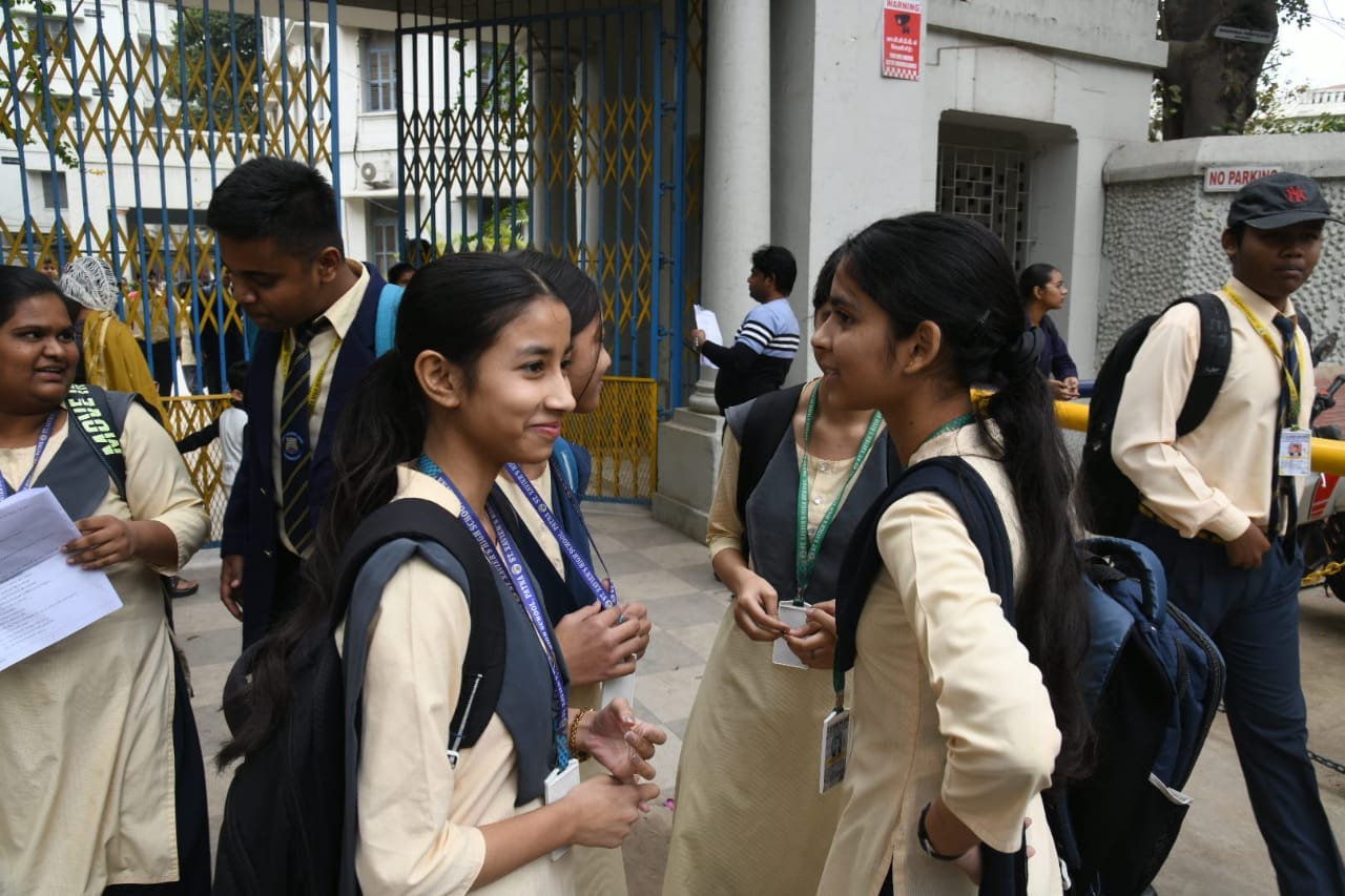 Students coming out after appeared in the ICSE Board class 10th exam at an examination centre at St. Xavier's High school in Patna.
(Santosh Kumar ) Students coming out after appeared in the ICSE Board class 10th exam at an examination centre at St. Xavier's High school in Patna.
(Santosh Kumar )