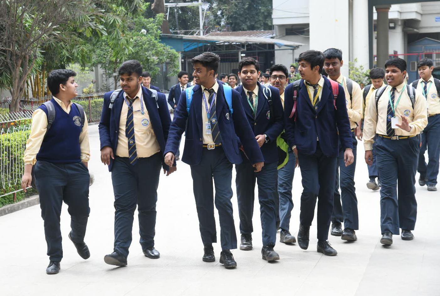 Students coming out after appeared in the ICSE Board class 10th exam at an examination centre at St. Xavier's High school in Patna.
(Santosh Kumar ) Students coming out after appeared in the ICSE Board class 10th exam at an examination centre at St. Xavier's High school in Patna.
(Santosh Kumar )