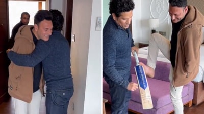 The image shows Sachin Tendulkar with differently abled cricketer Amir Hussain from Kashmir. (X/@sachin_rt) The image shows Sachin Tendulkar with differently abled cricketer Amir Hussain from Kashmir. (X/@sachin_rt)
