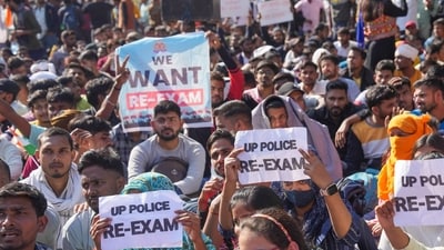 UP Police Constable exam candidates stage a protest over paper leak allegations in Lucknow, Friday, Feb. 23, 2024. (PTI Photo/Nand Kumar) UP Police Constable exam candidates stage a protest over paper leak allegations in Lucknow, Friday, Feb. 23, 2024. (PTI Photo/Nand Kumar)
