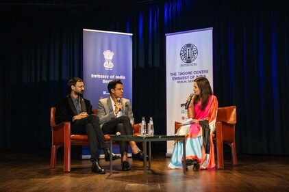 Manoj Bajpayee was felicitated by the Tagore Centre at the Indian Embassy in Berlin. Manoj Bajpayee was felicitated by the Tagore Centre at the Indian Embassy in Berlin.