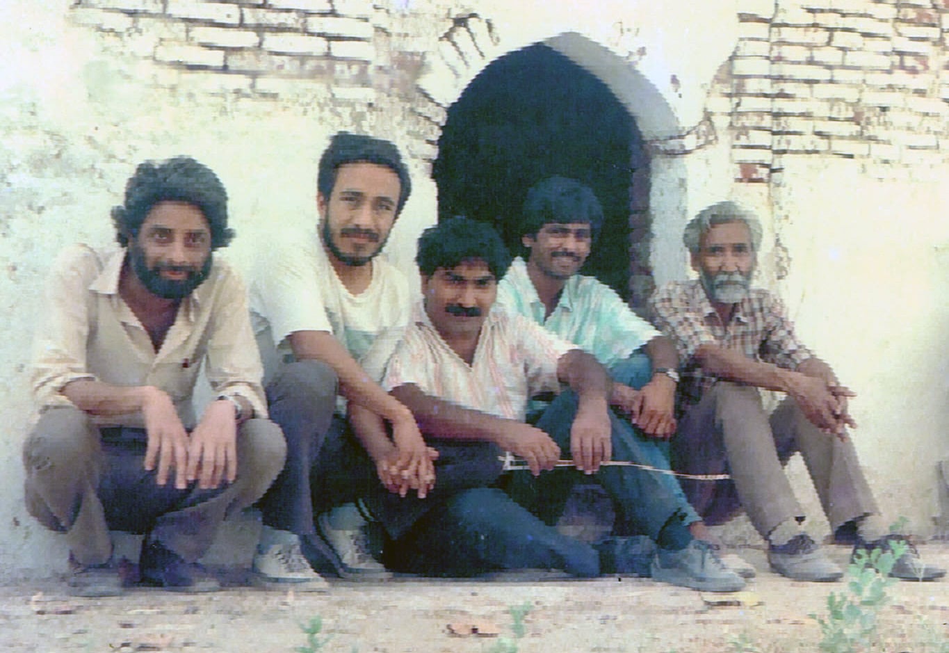 With young artist friends: Raj Kumar, Sanjeev Soni, Sidharth Kanwal Dhaliwal and Lali in his village of Fatehgarh in Sangrur district. (HT Photo) With young artist friends: Raj Kumar, Sanjeev Soni, Sidharth Kanwal Dhaliwal and Lali in his village of Fatehgarh in Sangrur district. (HT Photo)