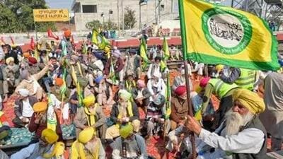 Members of the farm union Bharatiya Kisan Union (Ekta Ugrahan) block railway tracks during a protest to demand minimum crop prices (AFP Photo) Members of the farm union Bharatiya Kisan Union (Ekta Ugrahan) block railway tracks during a protest to demand minimum crop prices (AFP Photo)