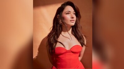 Assisted by hairstylist Rohit Bhatkar, Tamannaah kept her blow-dried, long, luscious locks in a side partition that cascaded beautifully down her shoulders, enhancing her gorgeous look. (Instagram/@tamannaahspeaks) Assisted by hairstylist Rohit Bhatkar, Tamannaah kept her blow-dried, long, luscious locks in a side partition that cascaded beautifully down her shoulders, enhancing her gorgeous look. (Instagram/@tamannaahspeaks)
