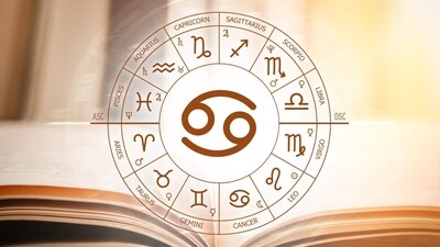 Cancer Daily Horoscope Today, February 26, 2024. Stay focused on the task at the office and you’ll have good results.