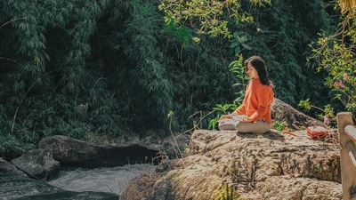 Yoga for travellers: 9 exercises to add to your fitness routine when on the go (Photo by Min An on Pexels) Yoga for travellers: 9 exercises to add to your fitness routine when on the go (Photo by Min An on Pexels)