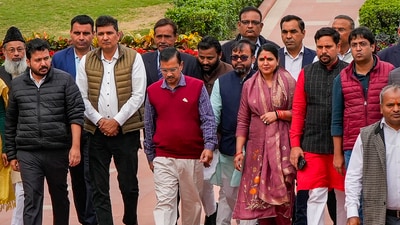Delhi Chief Minister Arvind Kejriwal and leaders of his Aam Aadmi Party on Monday visited Rajghat to mark one year of the arrest of former deputy chief minister Manish Sisodia.&nbsp; (PTI)