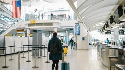Carriers are urging customers to pay to check their luggage before their flight (Unspalsh) Carriers are urging customers to pay to check their luggage before their flight (Unspalsh)